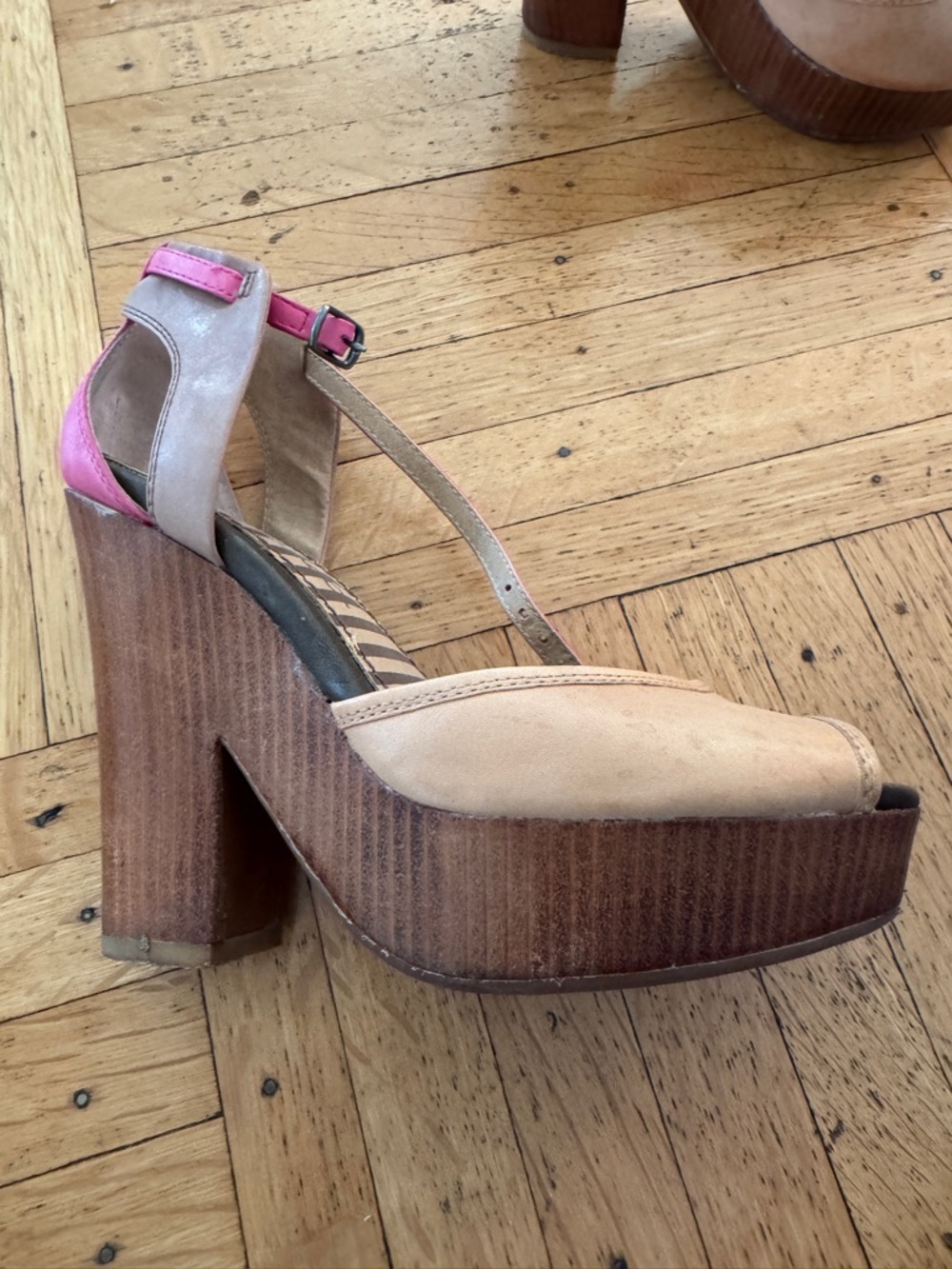 Splendid Davenport platform heels tan and pink